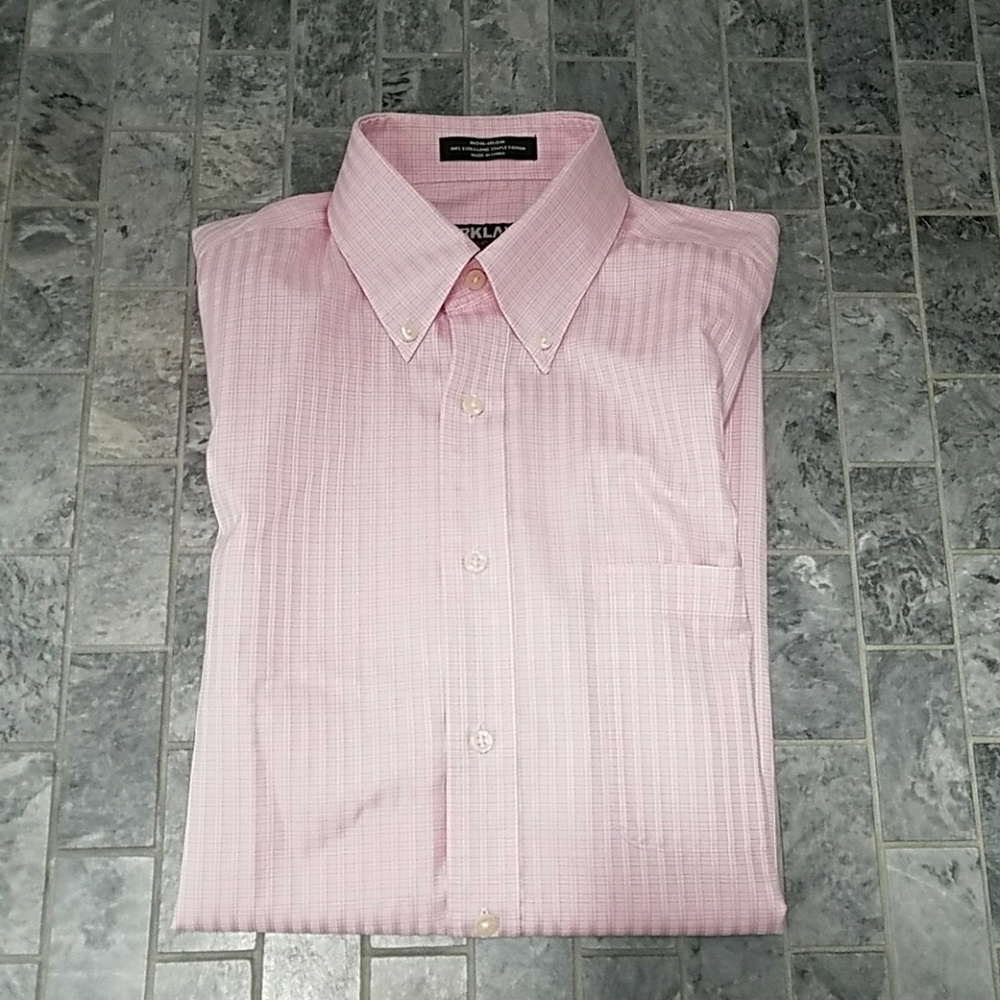 Men's pink button-down. - Picture 1 of 4